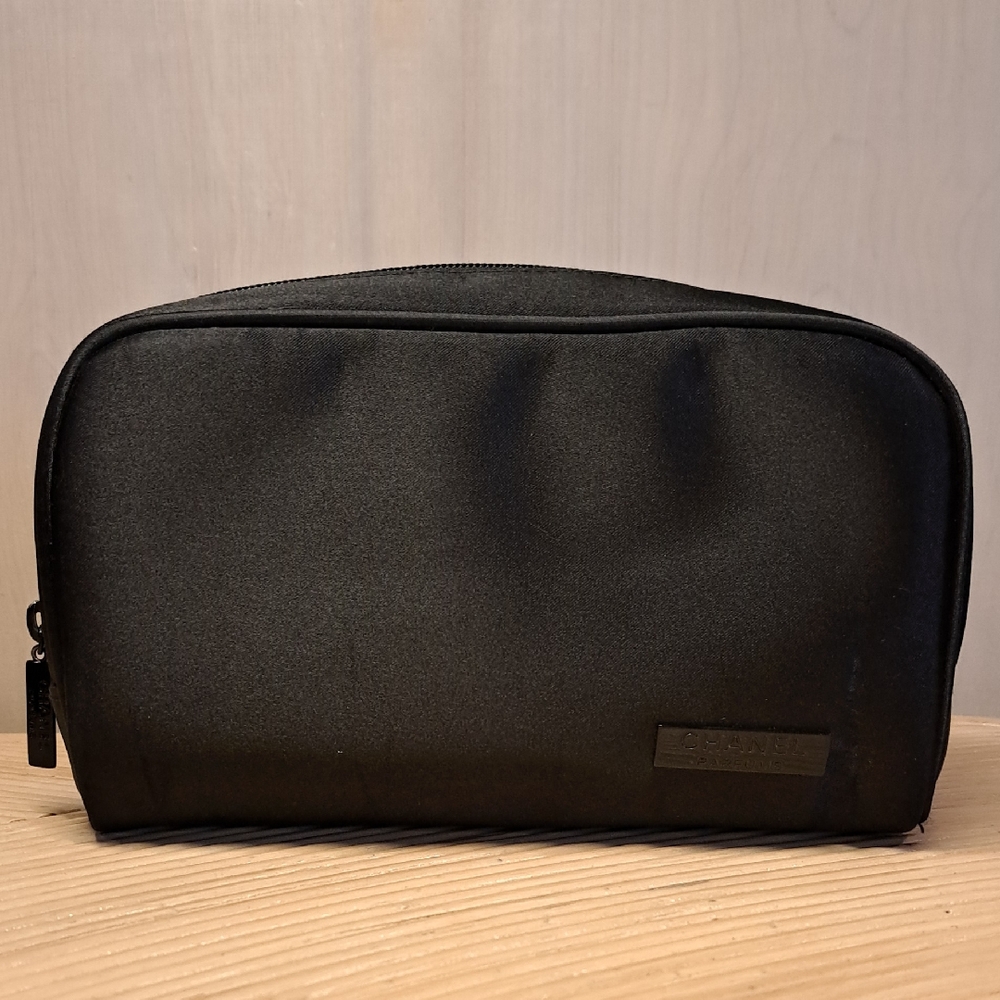 Chanel Parfums Cosmetic Case - Picture 2 of 7